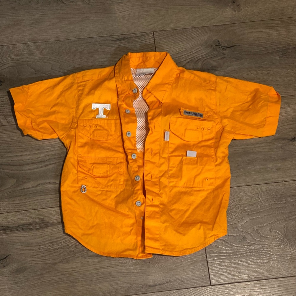 Youth Tennessee Columbia PFG shirt. Size XXS